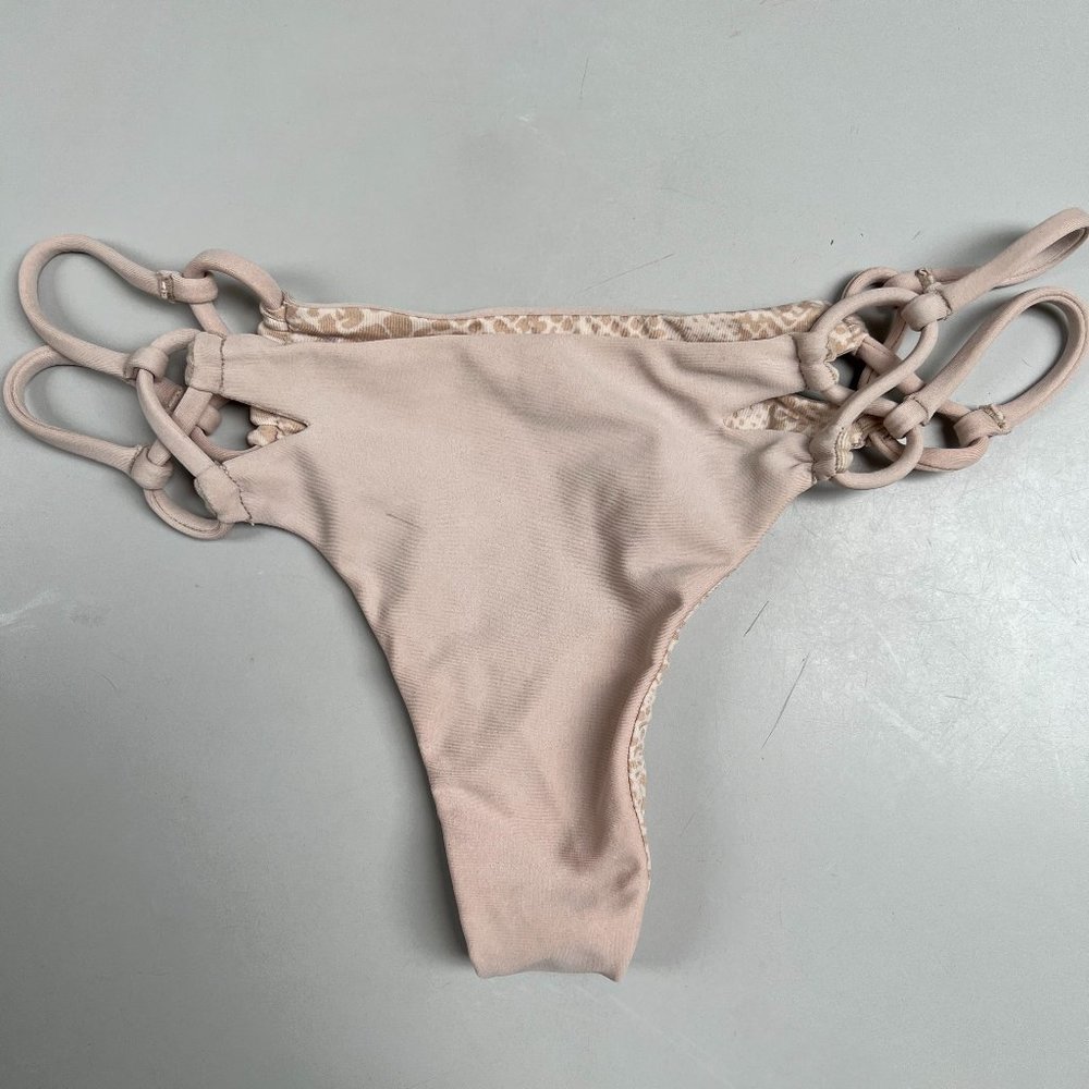 Acacia Bottom